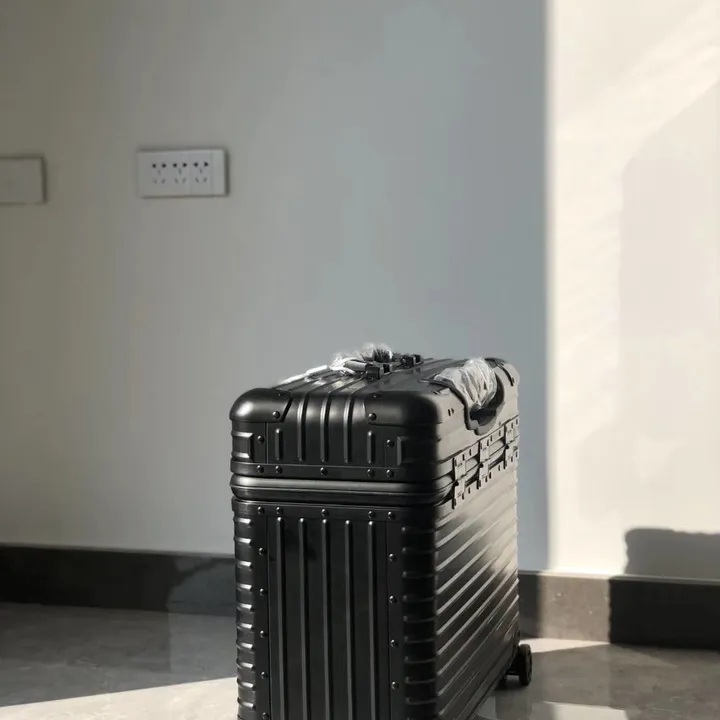 スーパーコピー リモワ スーツケース