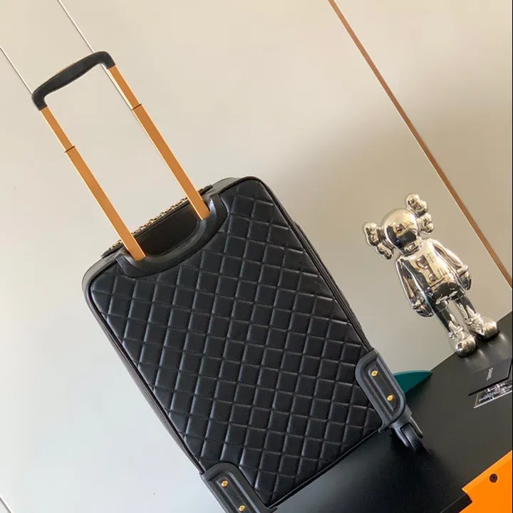 スーパーコピー シャネル スーツケース