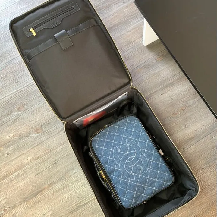 スーパーコピー シャネル スーツケース