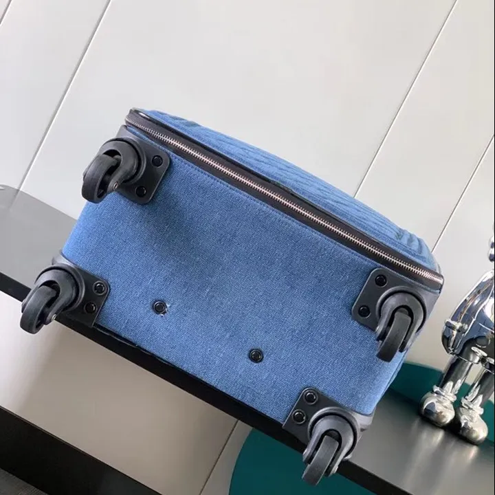 スーパーコピー シャネル スーツケース