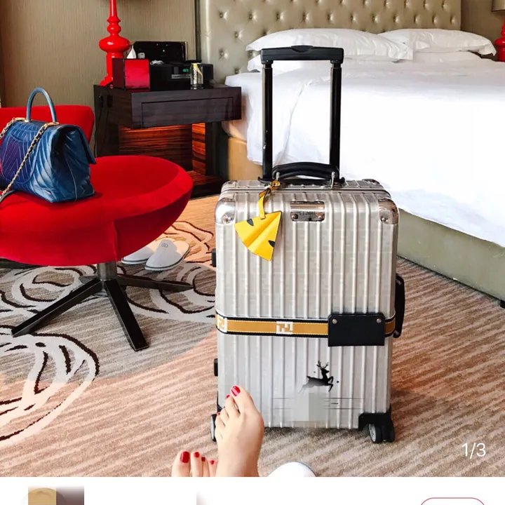 スーパーコピー フェンディ スーツケース