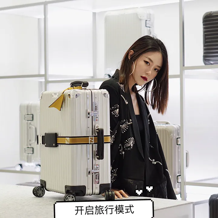 スーパーコピー フェンディ スーツケース