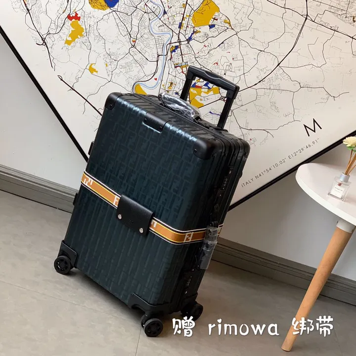 スーパーコピー フェンディ スーツケース