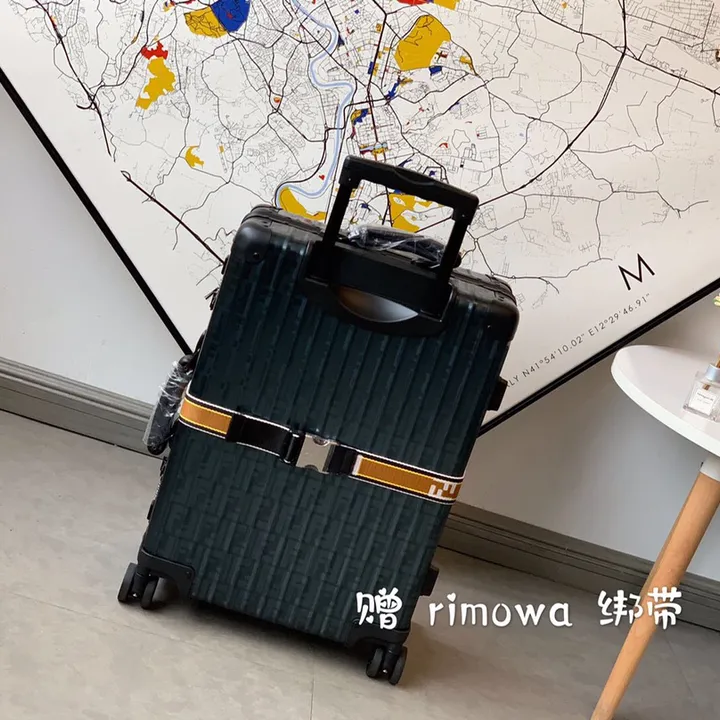 スーパーコピー フェンディ スーツケース