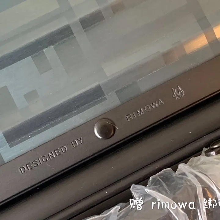 スーパーコピー フェンディ スーツケース