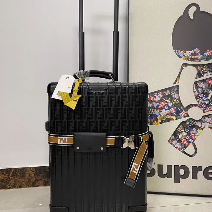 スーパーコピー フェンディ スーツケース