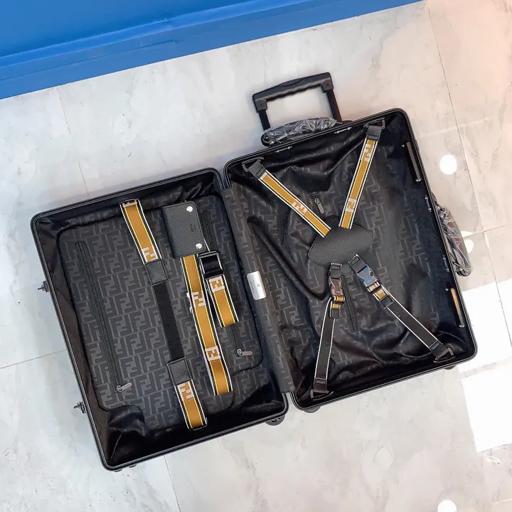 スーパーコピー フェンディ スーツケース