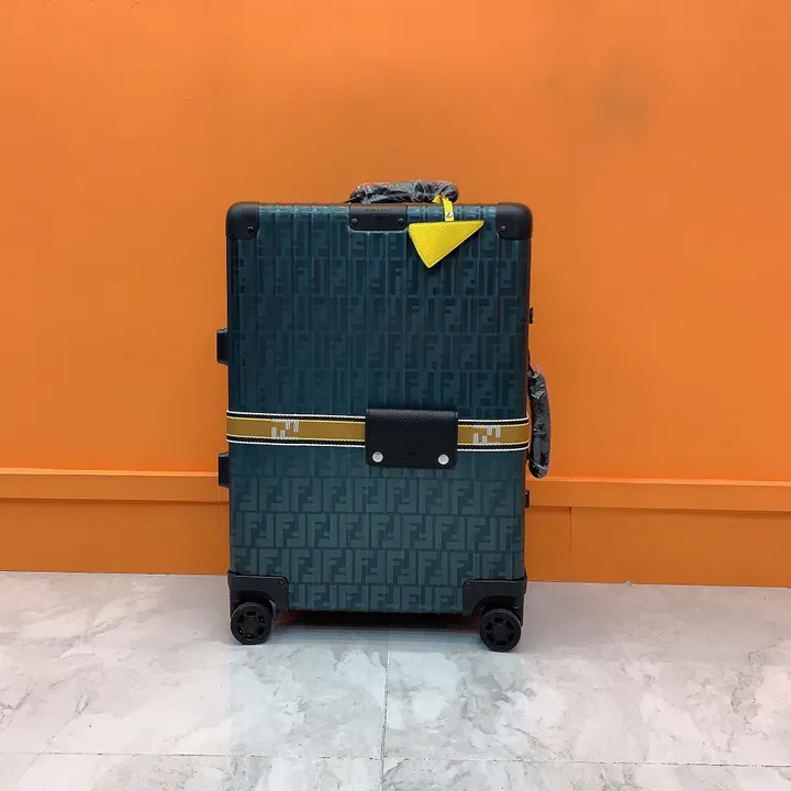 スーパーコピー フェンディ スーツケース