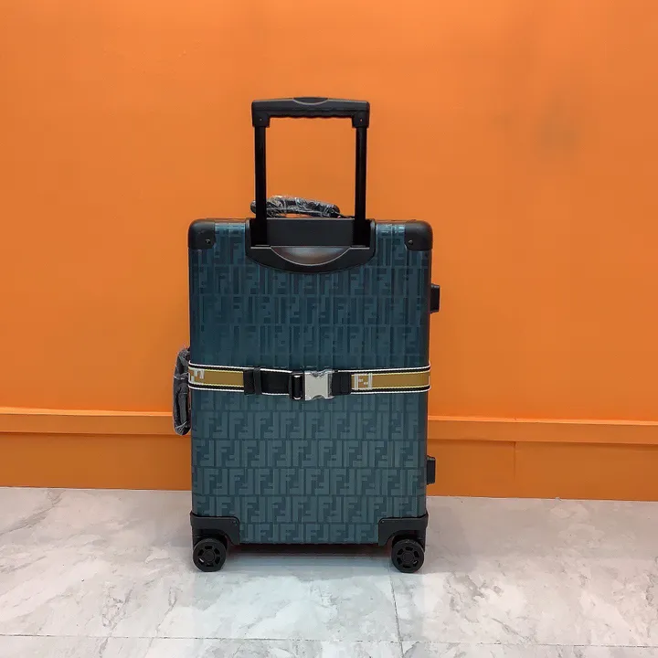スーパーコピー フェンディ スーツケース
