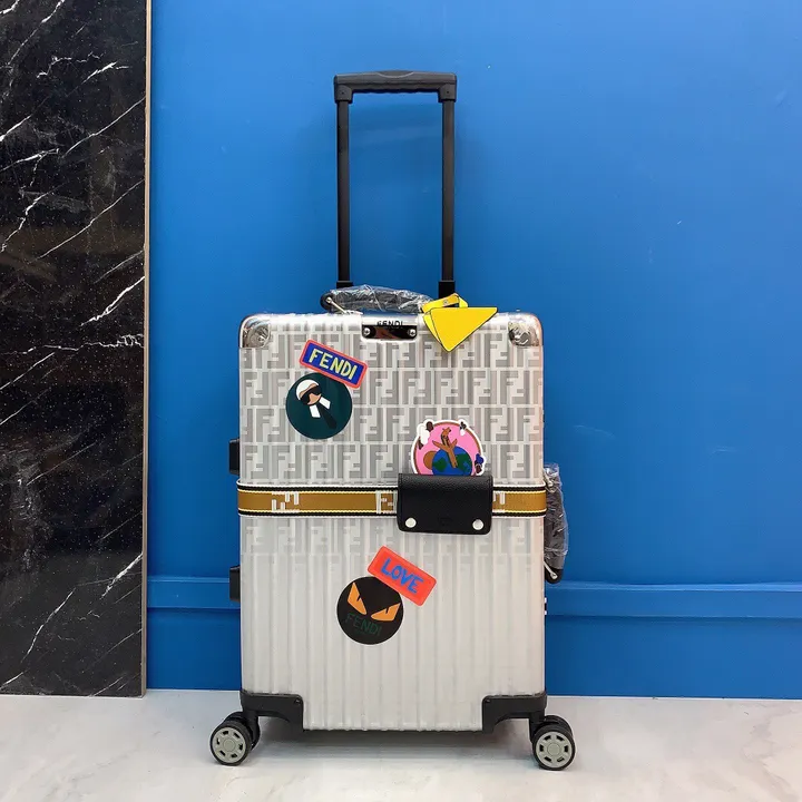 スーパーコピー フェンディ スーツケース