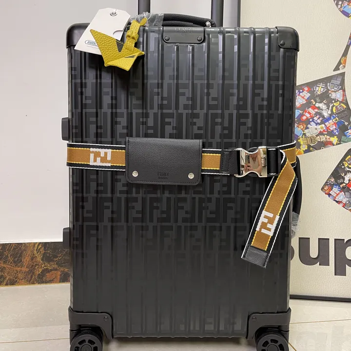 スーパーコピー フェンディ スーツケース