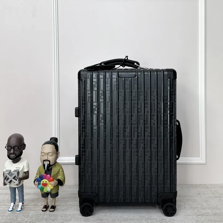 スーパーコピー フェンディ スーツケース