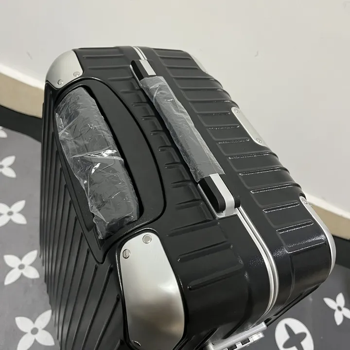 スーパーコピー リモワ スーツケース