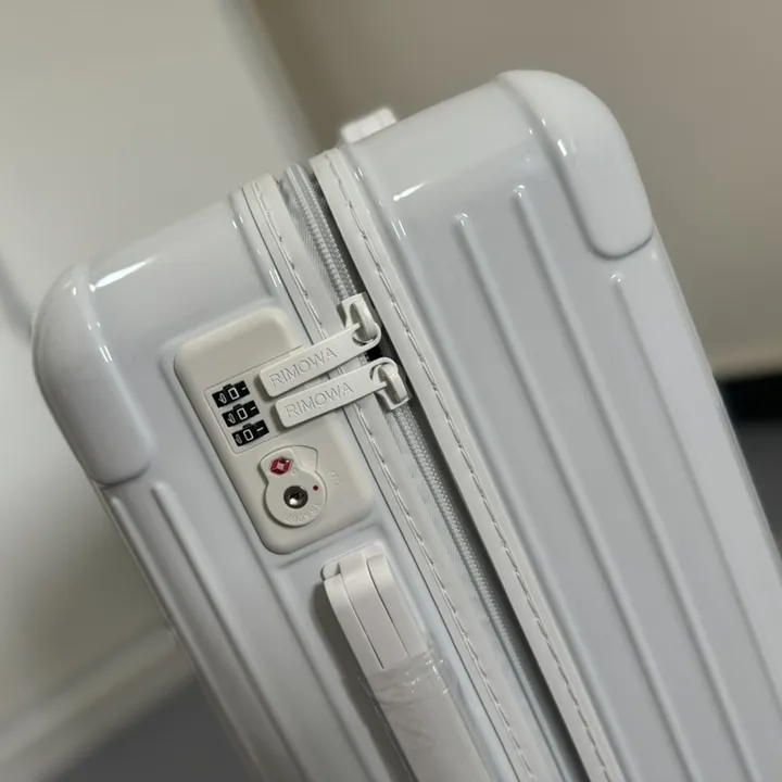 スーパーコピー リモワ スーツケース