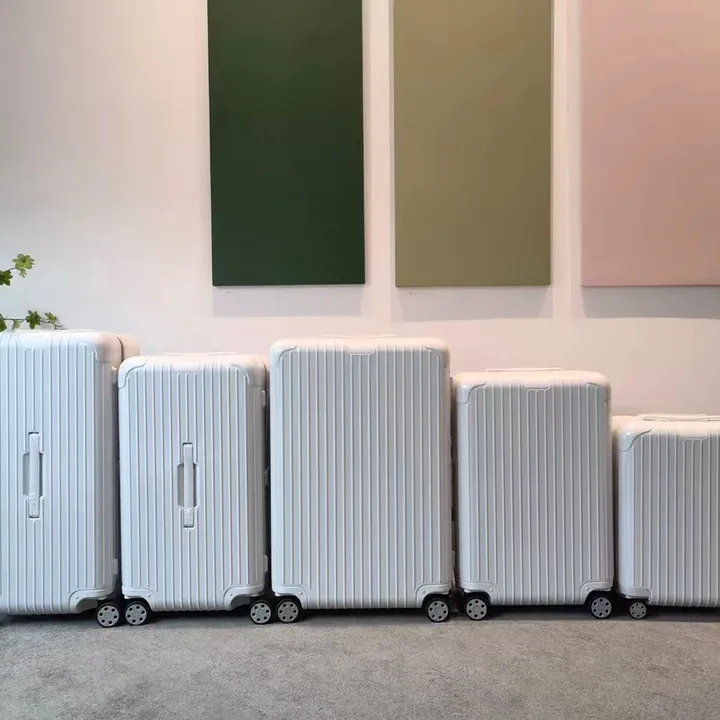 スーパーコピー リモワ スーツケース