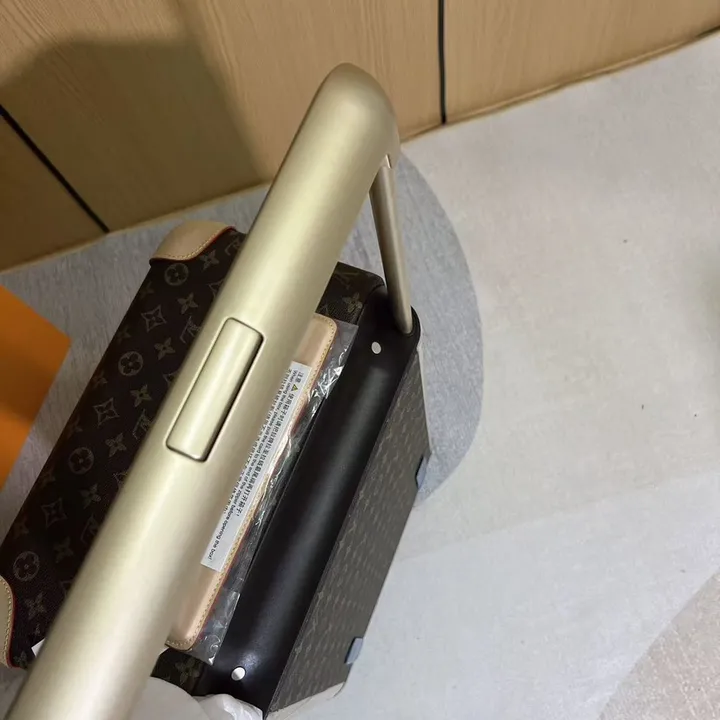 スーパーコピー ルイヴィトン スーツケース