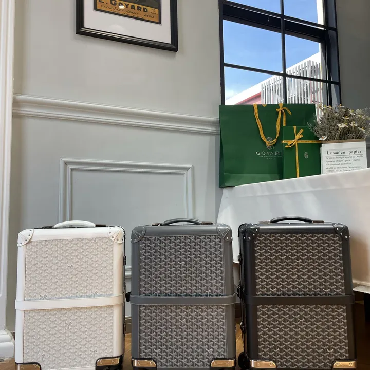 スーパーコピー フェンディ スーツケース