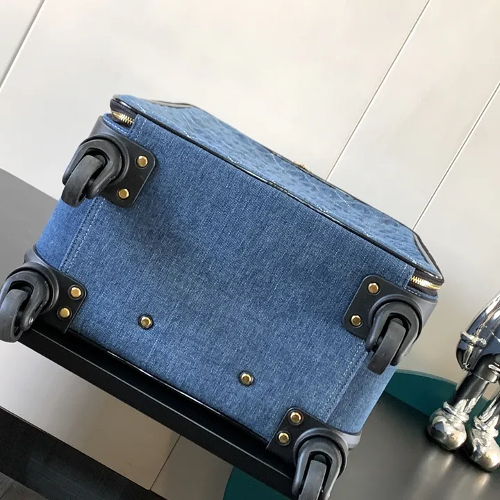 スーパーコピー シャネル スーツケース