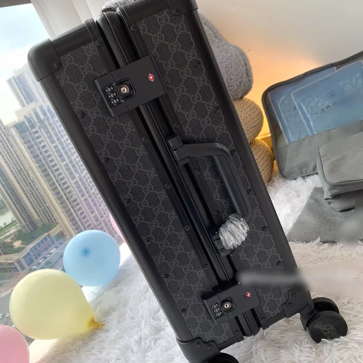 スーパーコピー グッチ スーツケース