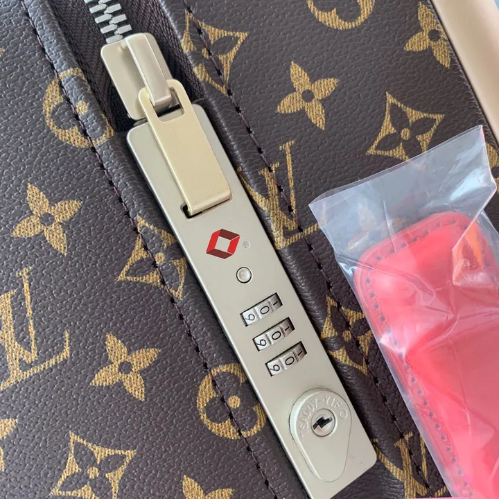 スーパーコピー ルイヴィトン スーツケース