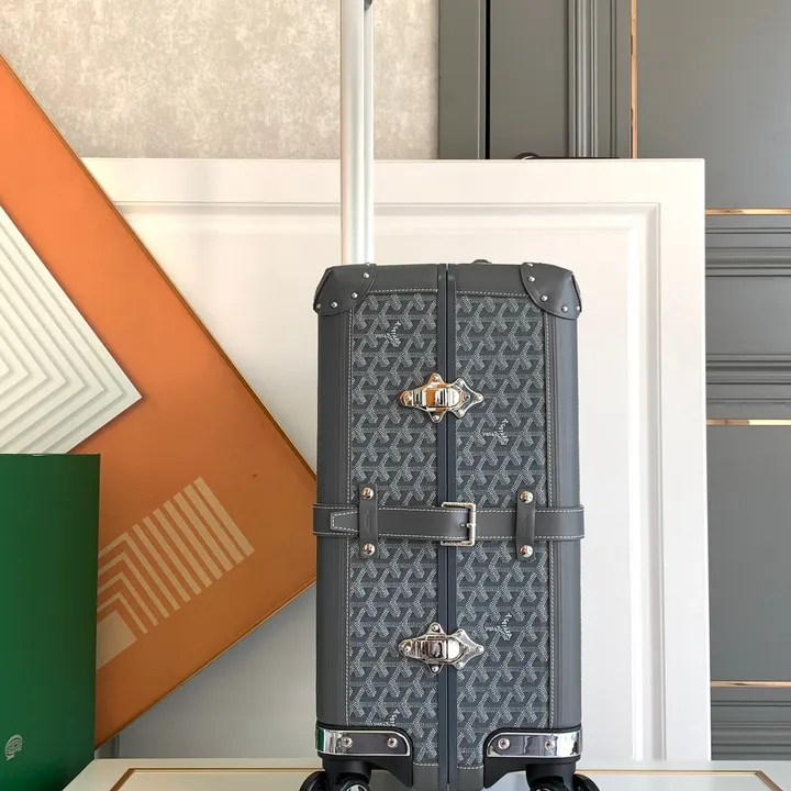 スーパーコピー フェンディ スーツケース