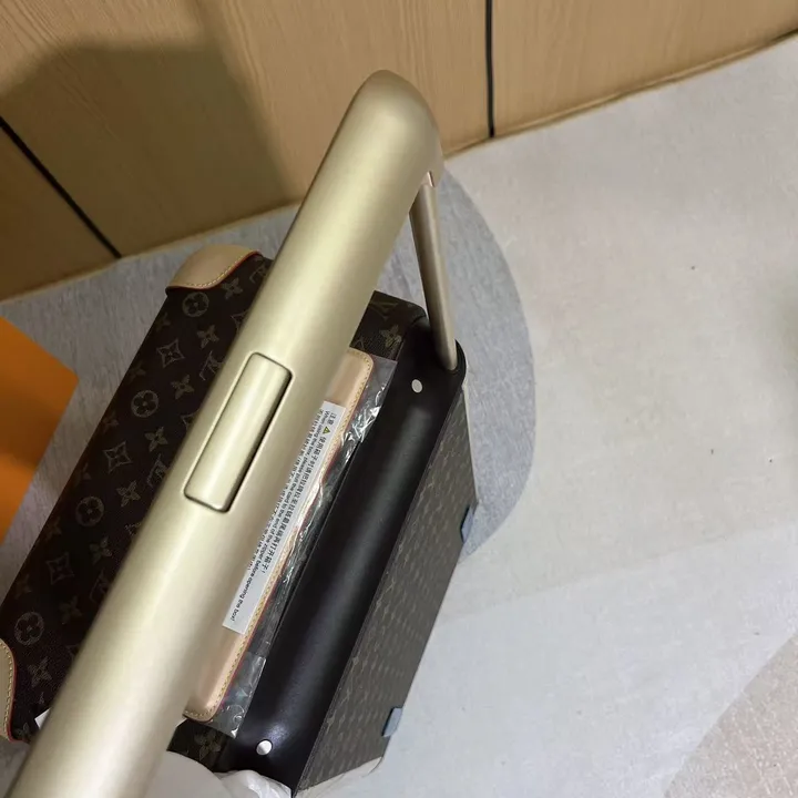 スーパーコピー ルイヴィトン スーツケース