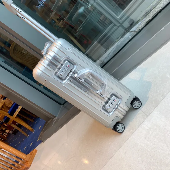 スーパーコピー リモワ スーツケース