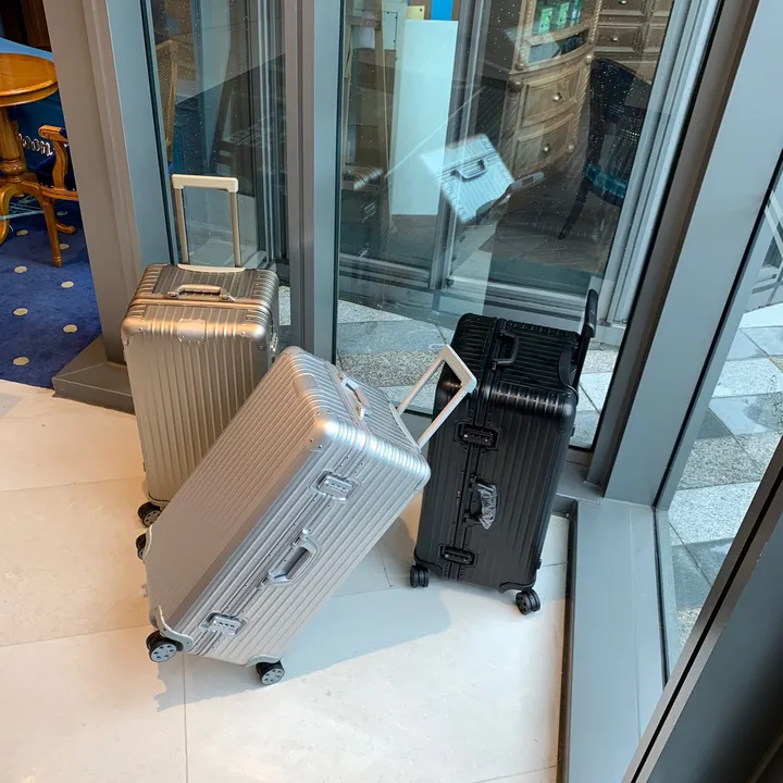 スーパーコピー リモワ スーツケース