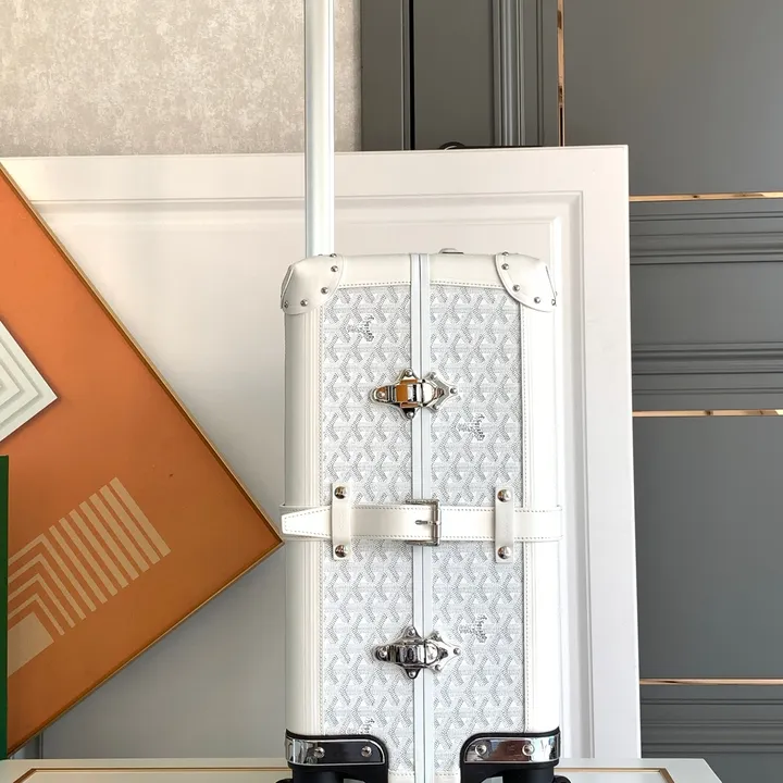 スーパーコピー フェンディ スーツケース