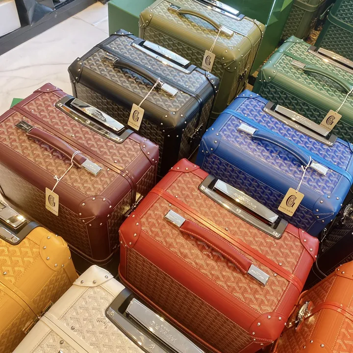 スーパーコピー フェンディ スーツケース