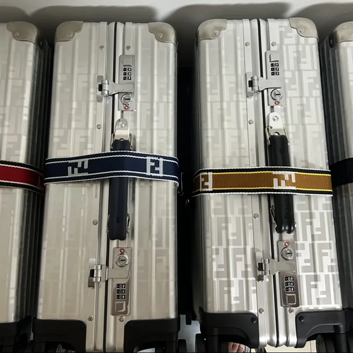 スーパーコピー フェンディ スーツケース