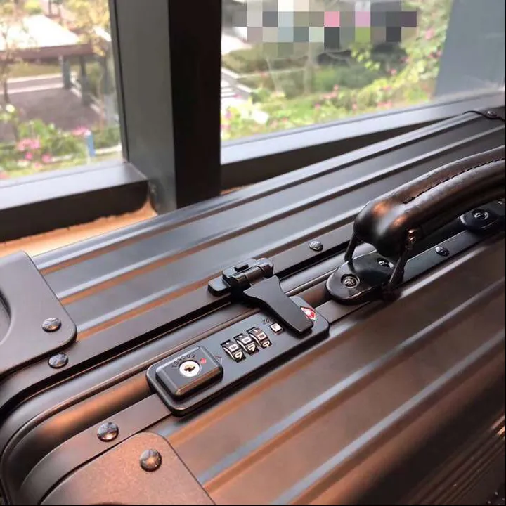 スーパーコピー リモワ スーツケース