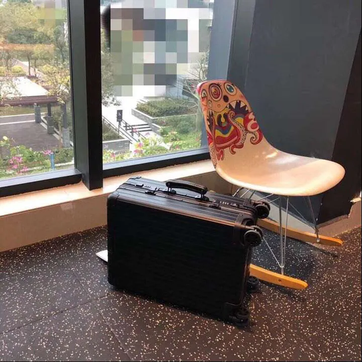 スーパーコピー リモワ スーツケース