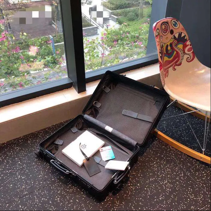 スーパーコピー リモワ スーツケース