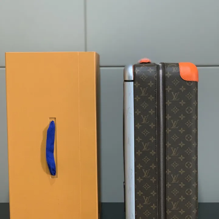 スーパーコピー ルイヴィトン スーツケース