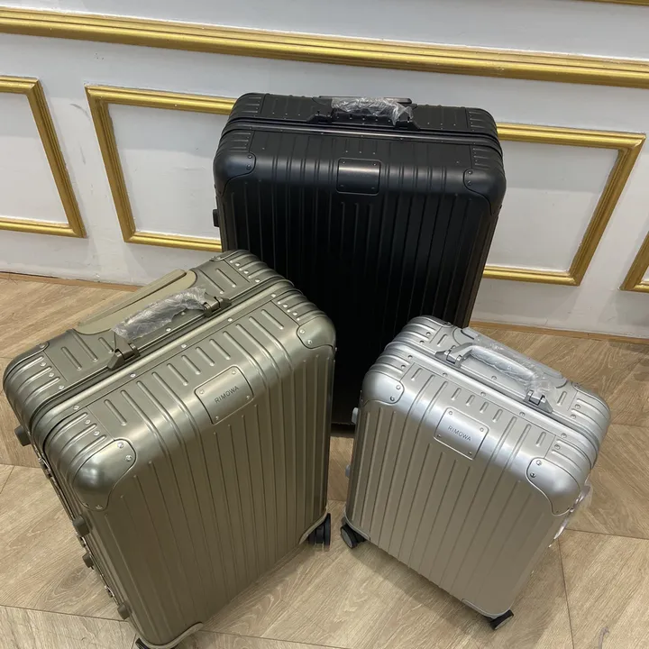スーパーコピー リモワ スーツケース