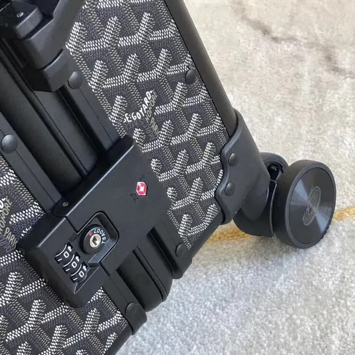 スーパーコピー フェンディ スーツケース