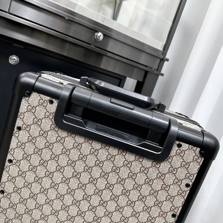 スーパーコピー グッチ スーツケース