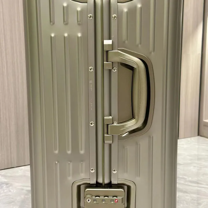 スーパーコピー リモワ スーツケース