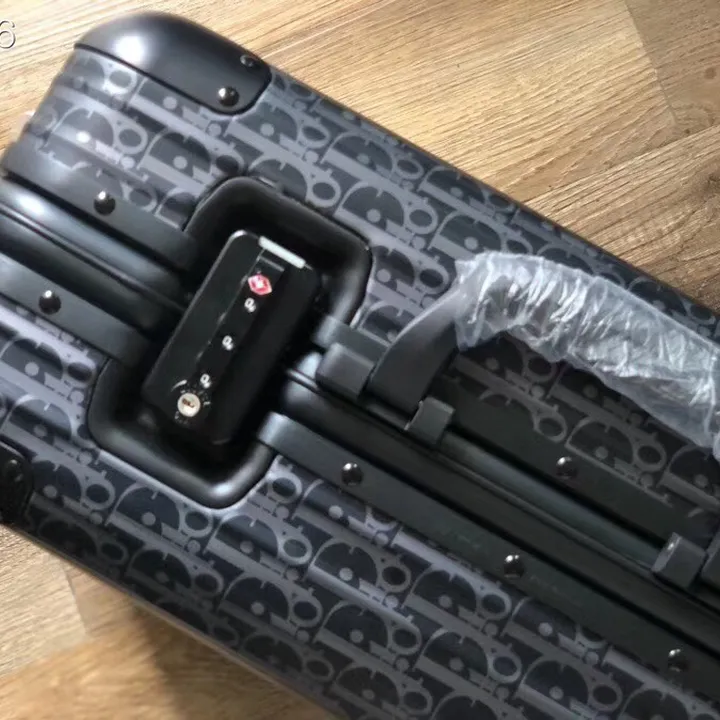 スーパーコピー リモワ スーツケース