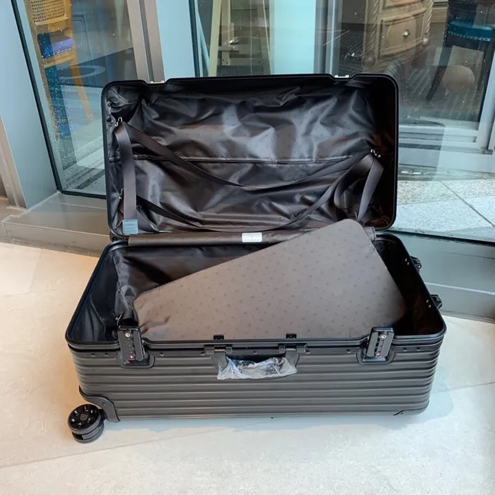 スーパーコピー リモワ スーツケース