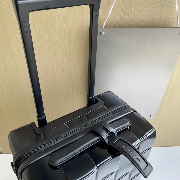 スーパーコピー フェンディ スーツケース