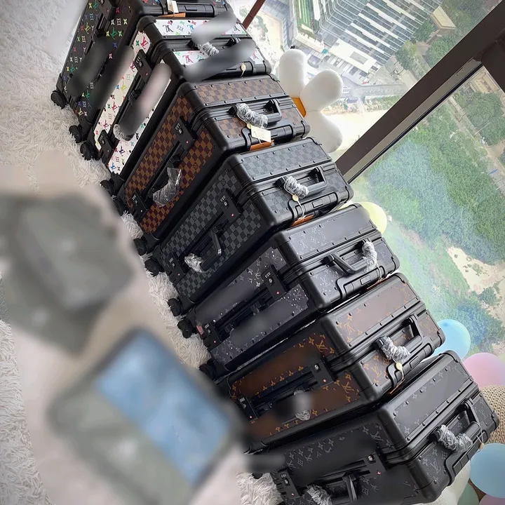 スーパーコピー ルイヴィトン スーツケース