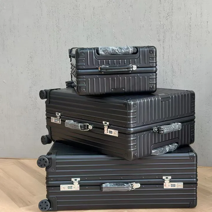 スーパーコピー リモワ スーツケース