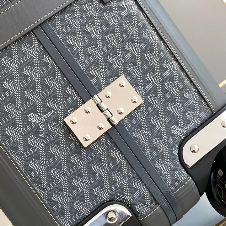 スーパーコピー フェンディ スーツケース