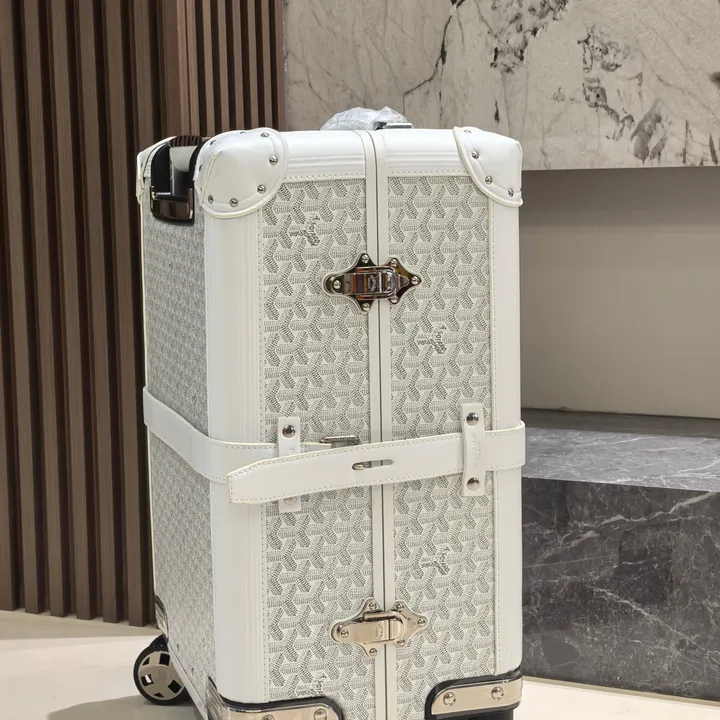 スーパーコピー フェンディ スーツケース