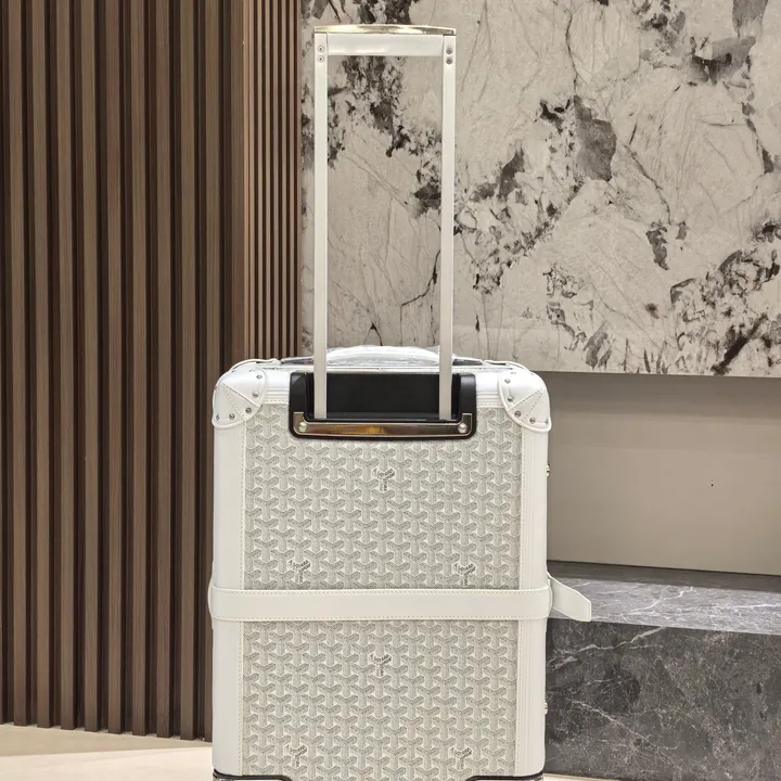 スーパーコピー フェンディ スーツケース