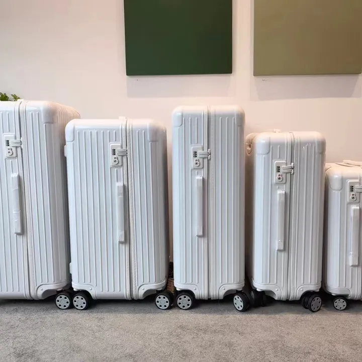 スーパーコピー リモワ スーツケース