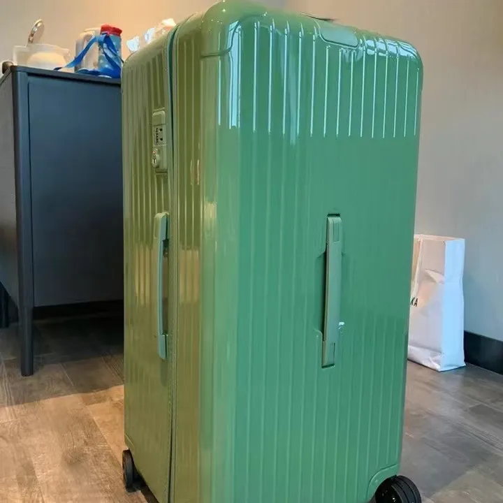 スーパーコピー リモワ スーツケース