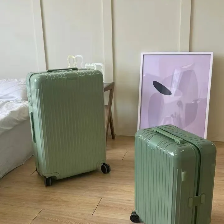 スーパーコピー リモワ スーツケース